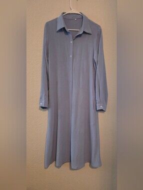 Light Blue Women's Long-Sleeve Button Shirt